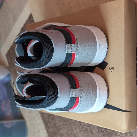 Air Jordan 1 High Zoom Air CMFT 2 Grey Fire Red DV1307-060 Size 10.5 - Picture 3 of 6